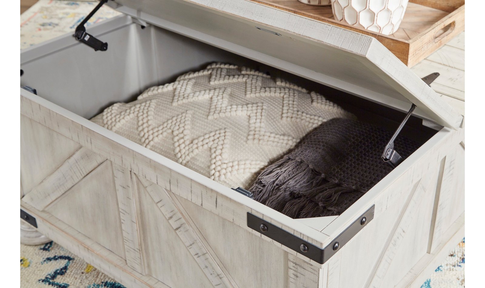 Carynhurst Cocktail Table With Storage - Image 4